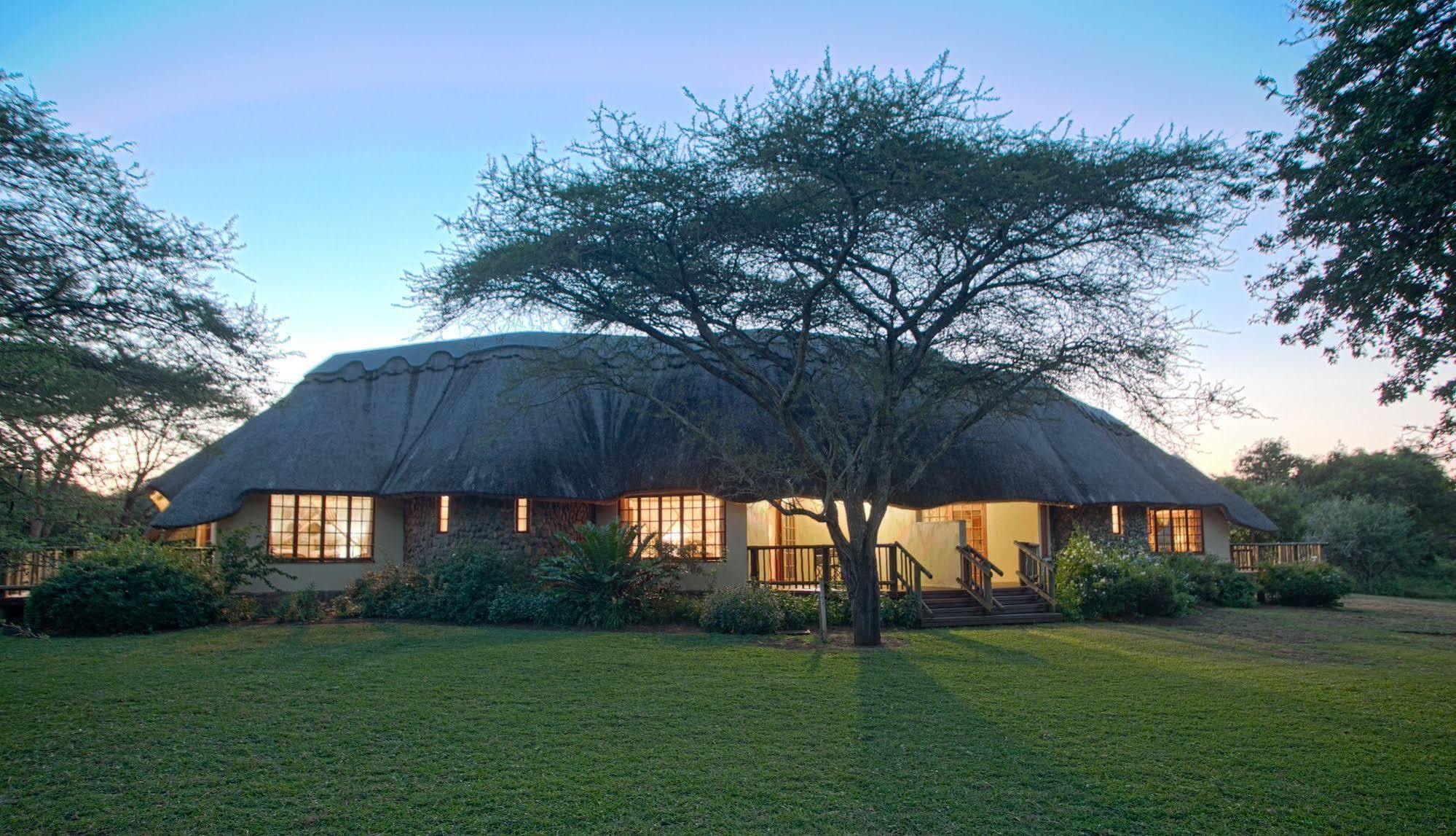 Rhino River Lodge Manyoni Private Game Reserve Екстериор снимка